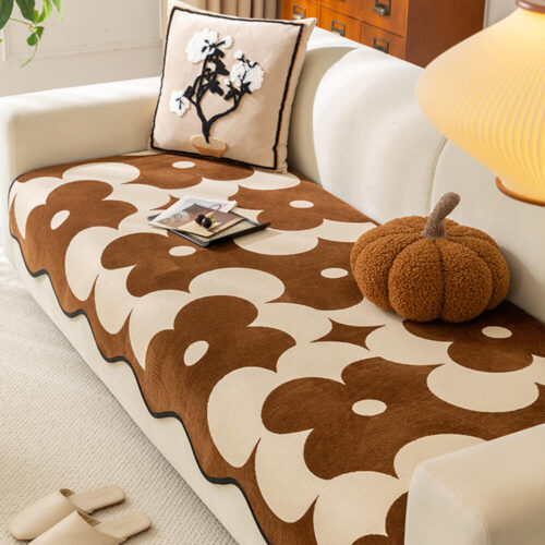Elegant Floral Chenille Couch Cover with Wavy Bord
